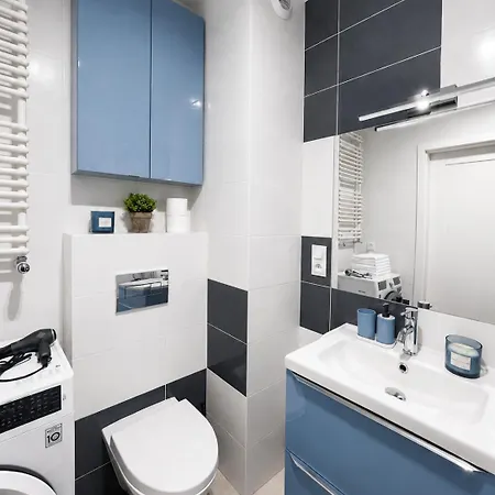 Lumina I Family 2br I With Balcony I Parking Apartment *