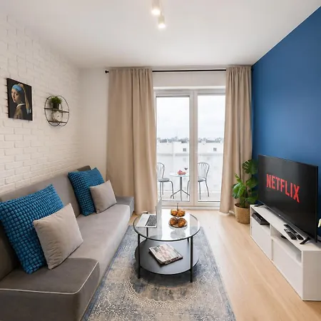 Lumina I Family 2br I With Balcony I Parking Lodz